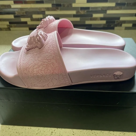 Palazzo Pool Slide Medusa Pink Versace Slides, Size womens - Main Image